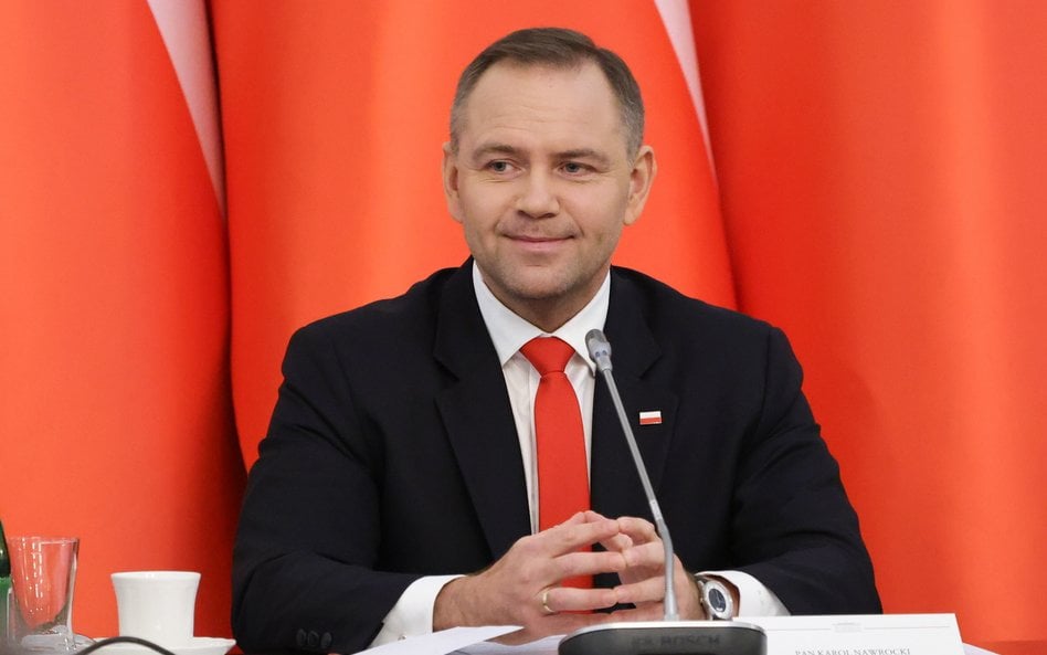 Prezydent RP Karol Nawrocki podczas posiedzenia Rady Gabinetowej w Pałacu Prezydenckim w Warszawie