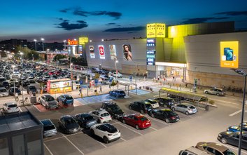 Każdy klient będzie mógł skorzystać z wydłużonego, trzykrotnego limitu darmowego czasu parkowania do