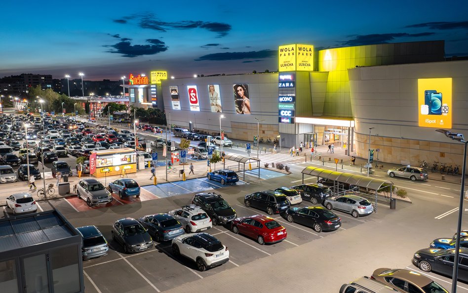 Każdy klient będzie mógł skorzystać z wydłużonego, trzykrotnego limitu darmowego czasu parkowania do