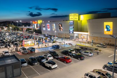 Każdy klient będzie mógł skorzystać z wydłużonego, trzykrotnego limitu darmowego czasu parkowania do