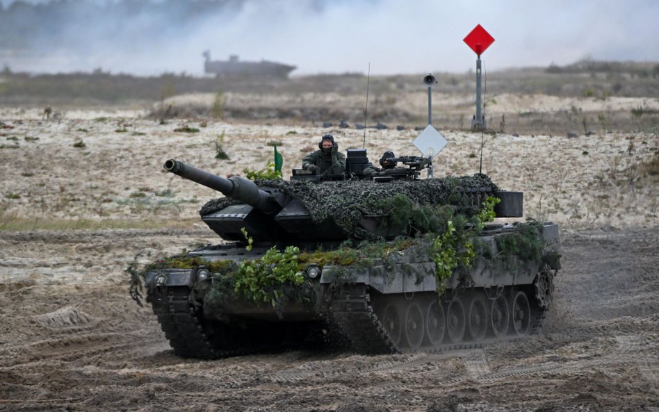 Czołg Leopard na poligonie w Nowej Dębie