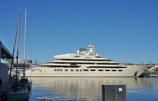 Dilbar, jacht Aliszera Usmanowa.