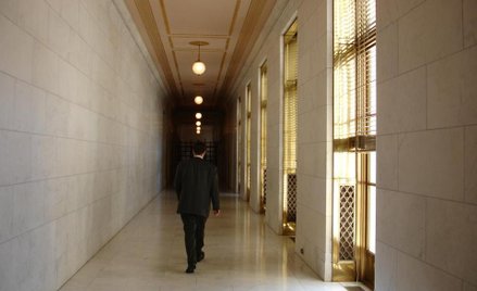 Nie ma dziś jasności, na jakich warunkach osoby skreślone z listy adwokackiej czy radcowskiej na sku