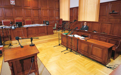 Kontynuacja procesu siedmiu osób oskarżonych w związku z wprowadzeniem w Polsce w grudniu 1981 r. st