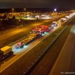 Transport gigant dalej jedzie przez Polskę. Jego naczepa ma 68 kół