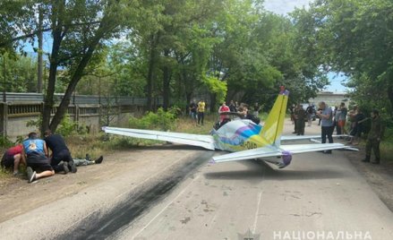 Ukraina: Lekki samolot spadł na hipermarket. Nie żyje jedna osoba