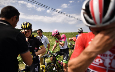 Tour de France: Kolarze dostali po oczach gazem