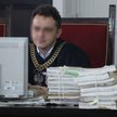 Sędzia z loginem, hasłem i po autoryzacji