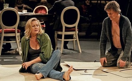 Grażyna Szapołowska (Eleonora) i Jan Frycz (Stomil) w spektaklu, który udowodnił, że Mrożek wymaga w