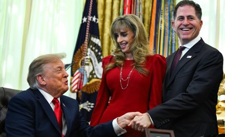 Susan Dell w towarzystwie Michaela Della i Donalda Trumpa w Białym Domu