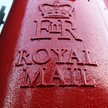 Czeski miliarder przejmuje słynną brytyjską pocztę. Niepokój na Wyspach