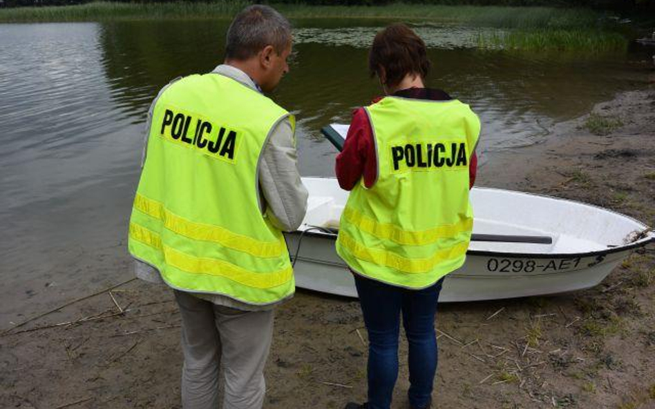 Jezioro Bartężek pod Miłomłynem. Tu utonął wędkarz, gdy przewróciła się łódz motorowa, która płynął 