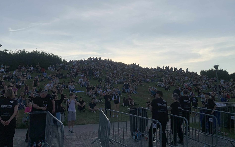 Bezpieczeństwa przy wejściu na teren imprezy pilnowały służby porządkowe