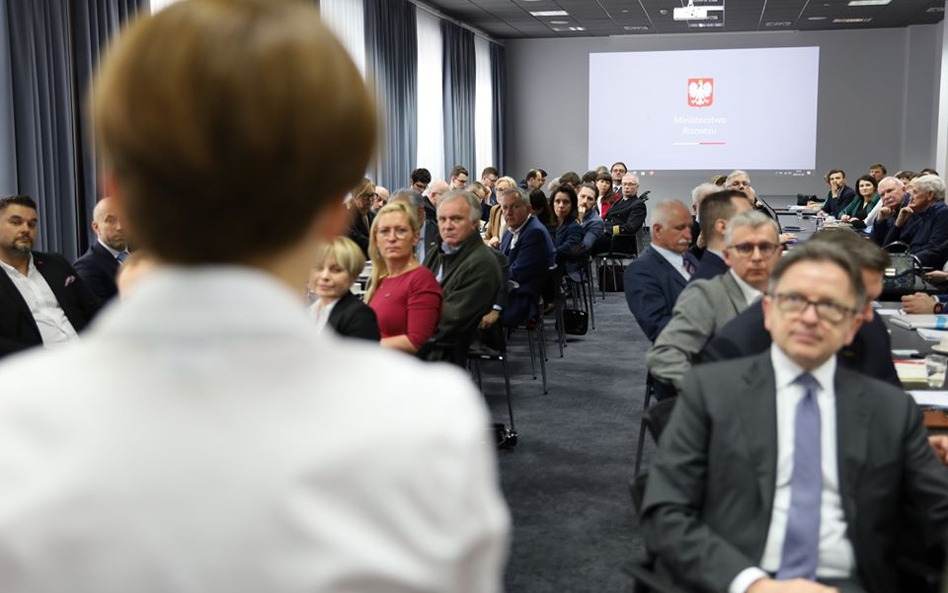 Tarcza nie wystarcza. Pięć postulatów branży turystycznej do Jadwigi Emilewicz