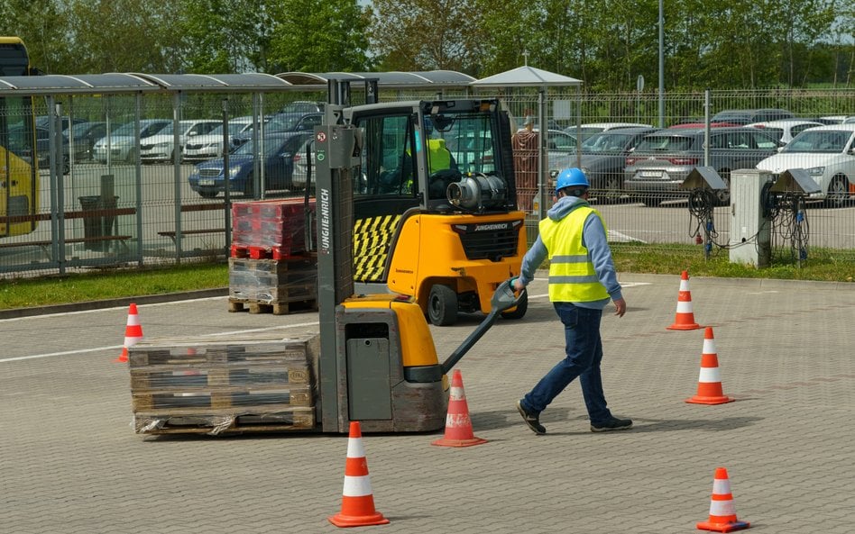Koniec bezwizowej pracy w Polsce dla obywateli Kolumbii, Gruzji i Wenezueli