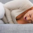 Silniejszy niż zwykle ból podczas miesiączki może być objawem endometriozy