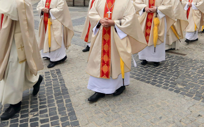 Tomasz Krzyżak: Biskupów szybko dogania przeszłość