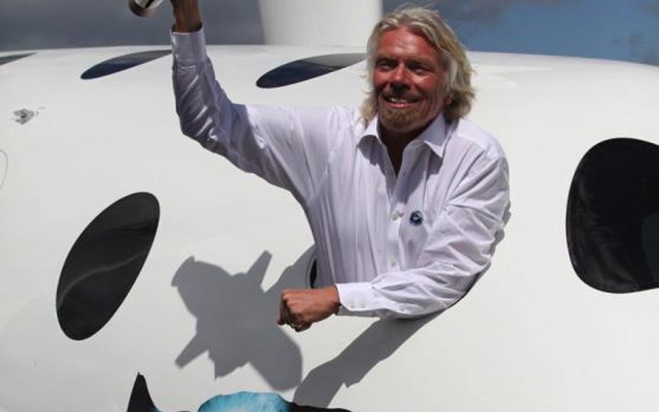 Richard Branson w pojeździe kosmicznym Virgin Galactic. Fot. Chris Ratcliffe