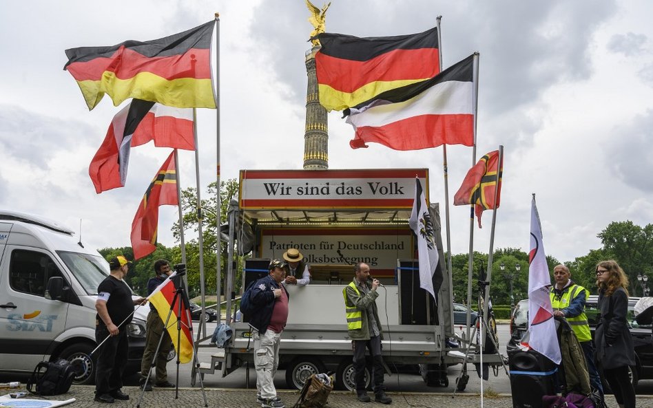 Przeciwnicy obostrzeń protestowali w Berlinie. 60 zatrzymanych