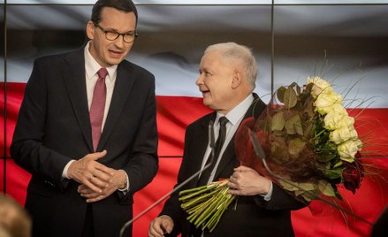 AP: PiS korzysta z poświęceń poprzednich rządów