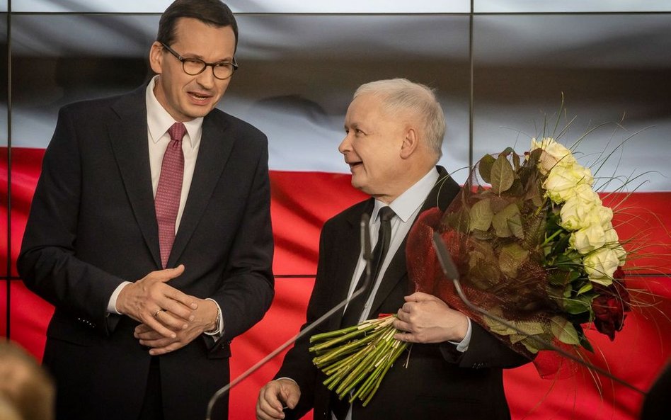 AP: PiS korzysta z poświęceń poprzednich rządów