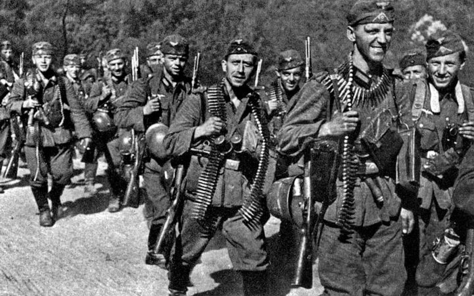 Piechota niemiecka maszeruje przez Polskę podczas kampanii wrześniowej