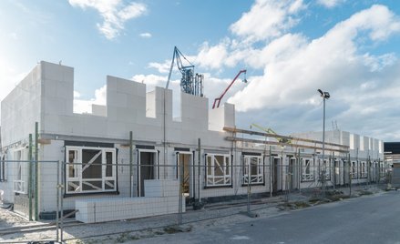 W 2025 r. w porównaniu z 2024 część analityków oczekuje mniejszej liczby nowych inwestycji. Dewelope