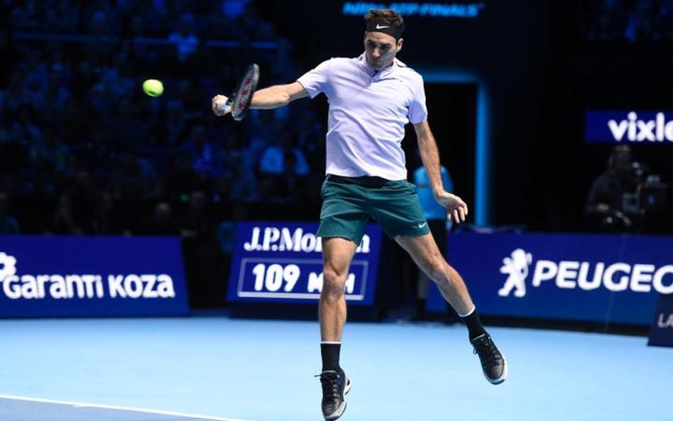 Roger Federer wygrał w niedzielę w Londynie swój pierwszy mecz. Pokonał Amerykanina Jacka Socka 6:4,