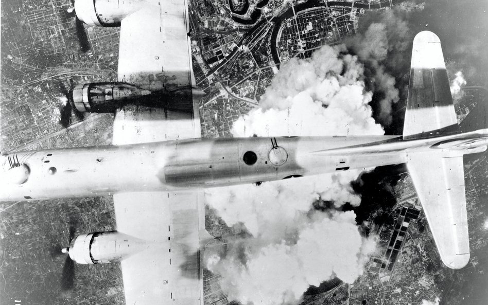 6 sierpnia 1945 r. o godzinie 8.15 z pokładu bombowca Boeing B-29 Superfortress o nazwie „Enola Gay”