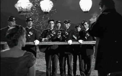 W „Rio Grande” (1950) w reż. Johna Forda kilku żołnierzy śpiewa irlandzką balladę „Bold Fenian Men” 