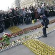 Znicze znowu zniknęły sprzed Pałacu Prezydenckiego