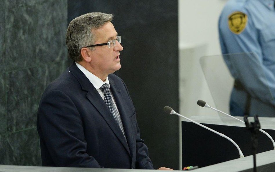 Komorowski kontra referenda