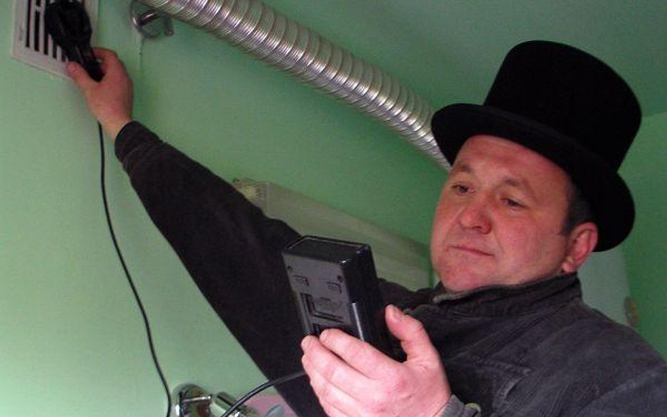 Trzeba wezwać kominiarza, żeby sprawdził instalację