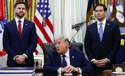 Donald Trump, JD Vance i Marco Rubio w Gabinecie Owalnym