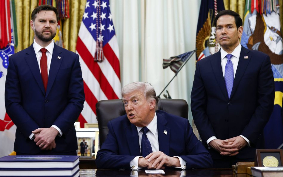 Donald Trump, JD Vance i Marco Rubio w Gabinecie Owalnym