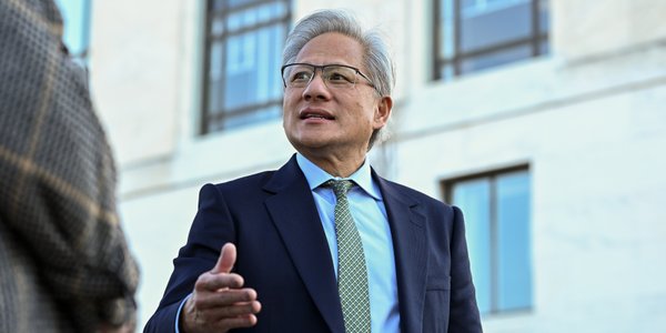 Trump pozwala Nvidii na sprzedaż nowoczesnych chipów do Chin. Ale jest haczyk