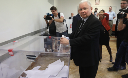 Prezes Prawa i Sprawiedliwości Jarosław Kaczyński podczas głosowania w wyborach do parlamentu w 2019