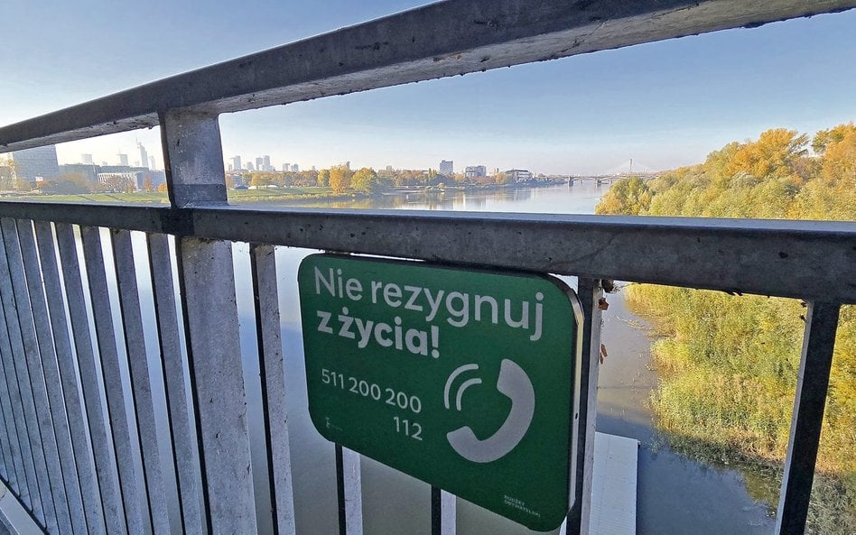 Osoby w kryzysie samobójczym często nie wiedzą gdzie mogą znaleźć pomoc i boją się mówić o swoich pr