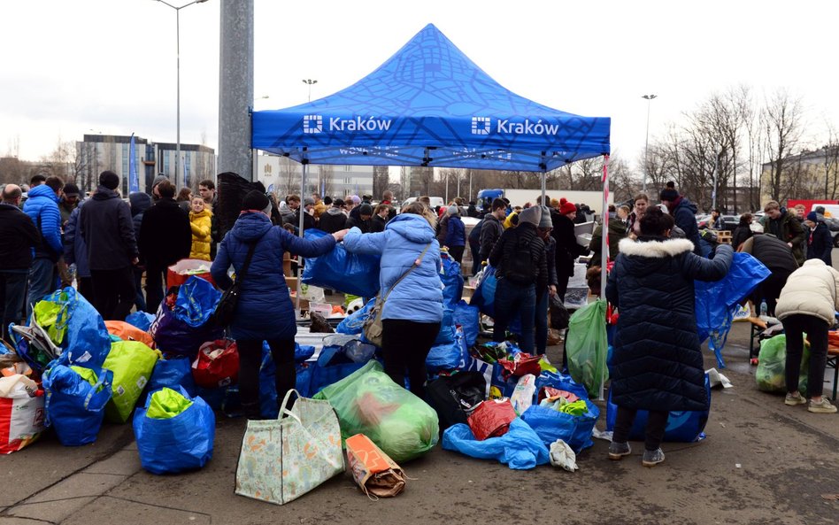 Weryfikacja uchodźców z poślizgiem. Uszczelnienie systemu zablokuje wyłudzenia