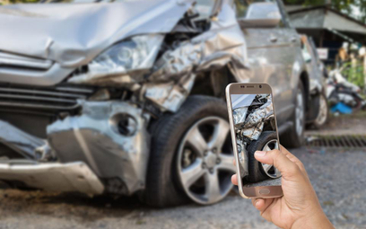 W czasie naprawy auta można jeździć pojazdem zastępczym na koszt ubezpieczyciela sprawcy.
