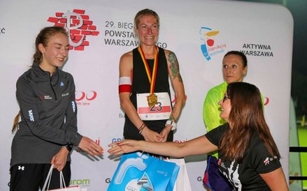 Podium kobiet po biegu na 10 km