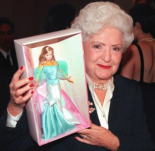 Ruth Handler i jej „dziecko” – lalka Barbie.