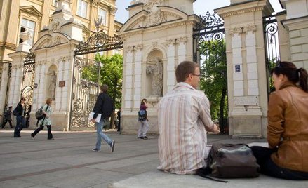 Młodzi Polacy z dala od wolontariatu i organizacji