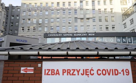 Koronawirus. Dr Grzesiowski: Myślę, że służby ktoś dopisał do szczepień na COVID w ostatniej chwili