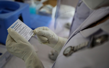 Koronawirus. Rosja dopuszcza do użycia szczepionkę dla ozdrowieńców