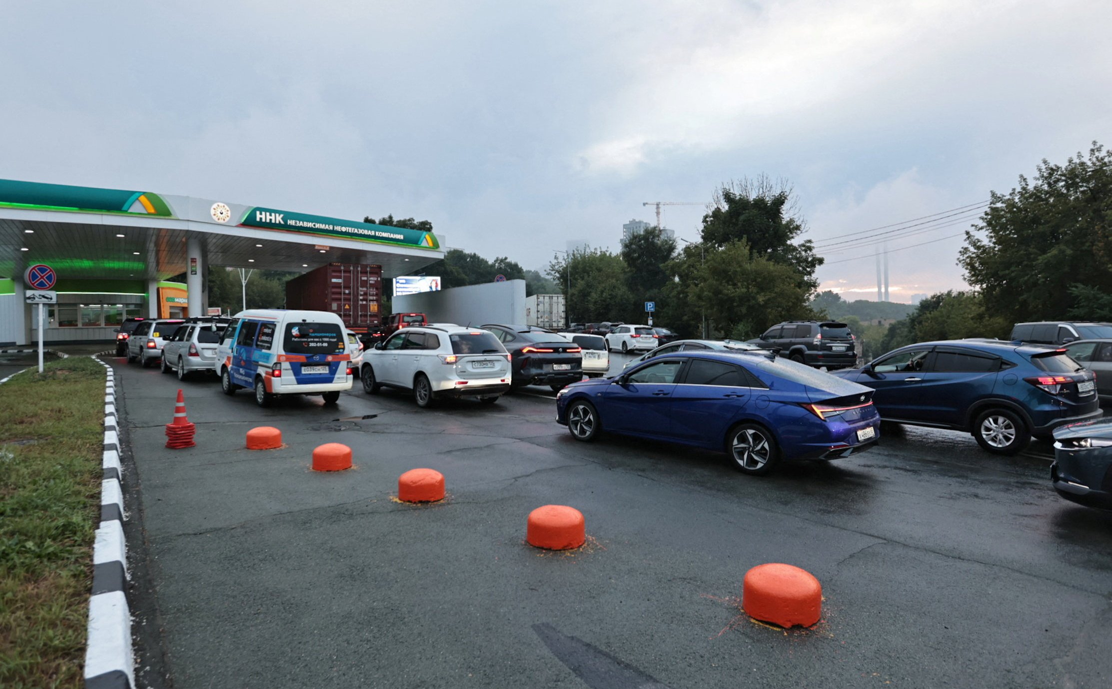 Eksport ropy spada, benzyny brakuje. Rosja w paliwowym kryzysie