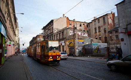 Mieli spłacić długi, a przejmowali mieszkania