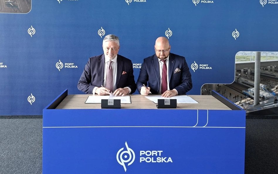 dr Filip Czernicki, prezes zarządu spółki Centralny Port Komunikacyjny, Port Polska (z lewej) i Zbig
