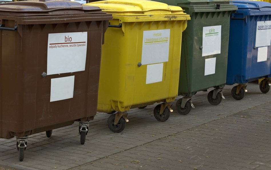 Czy publiczna uczelnia ma płacić więcej za śmieci z akademika? Wyrok NSA