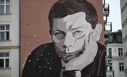 Mural z wizerunkiem Zbigniewa Herberta